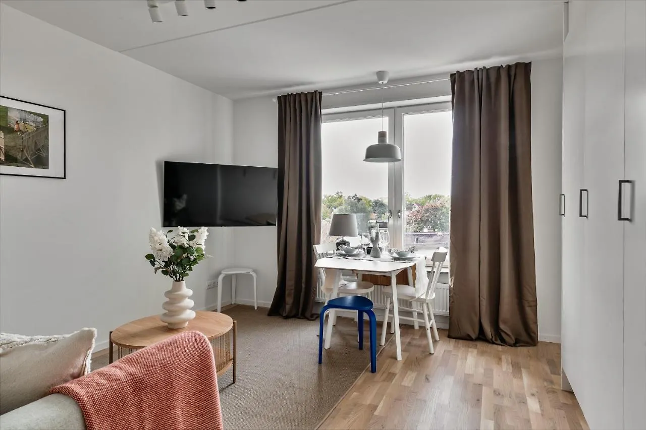 Cosy Urban Home In Stockholm Apartment
